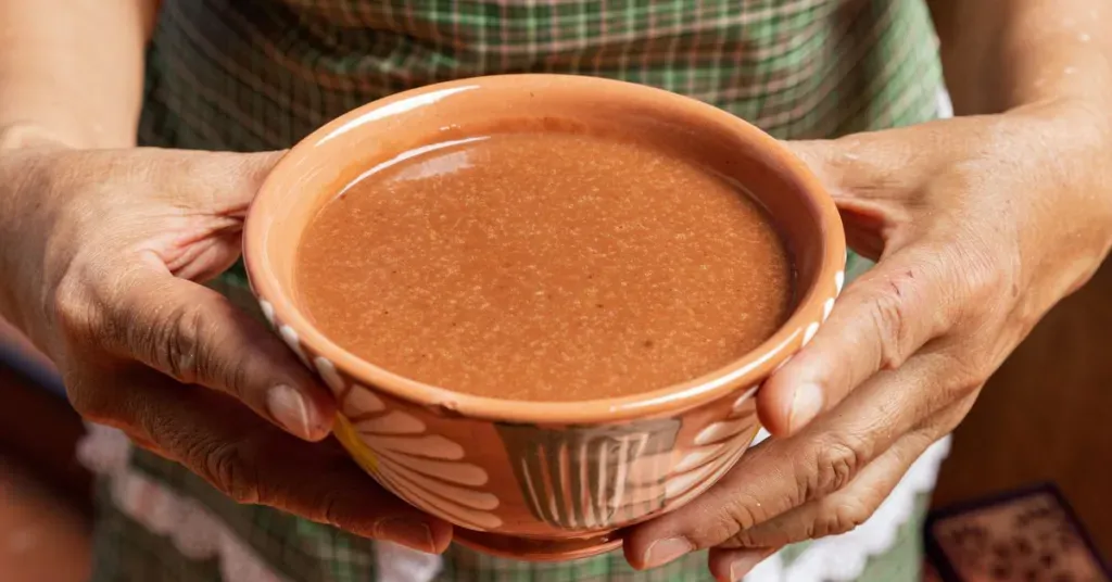 Proceso de tostado de cacao para elaborar chocolate oaxaqueño