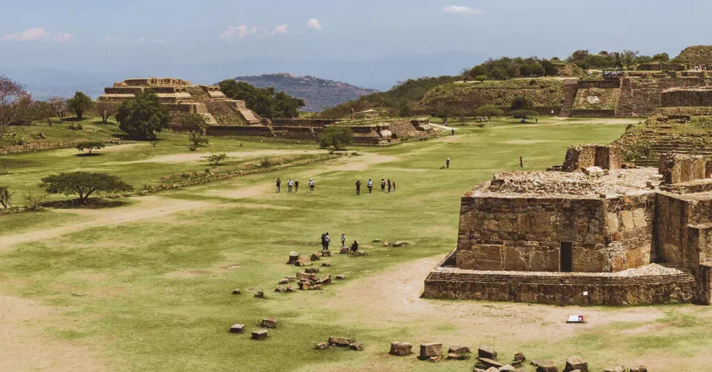 Ruinas zapotecas de Monte Albán, cuna de la civilización zapoteca