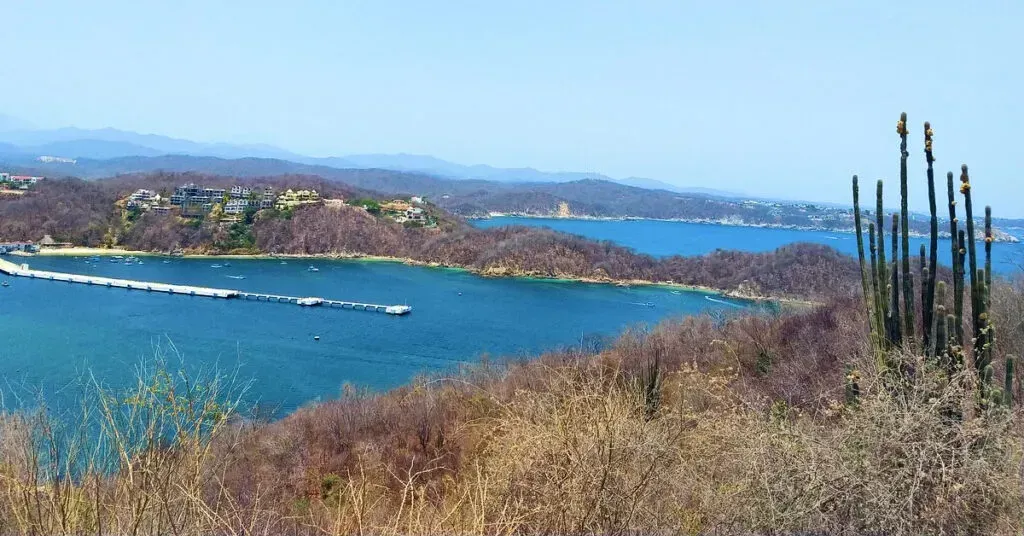 Comparing beach experiences between Huatulco and Puerto Escondido