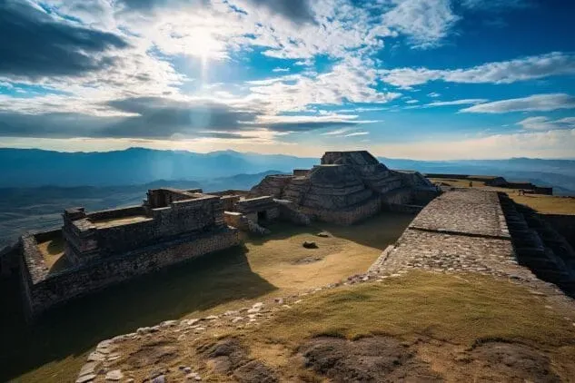 Monte Albán en Oaxaca: Zona Arqueológica Zapoteca